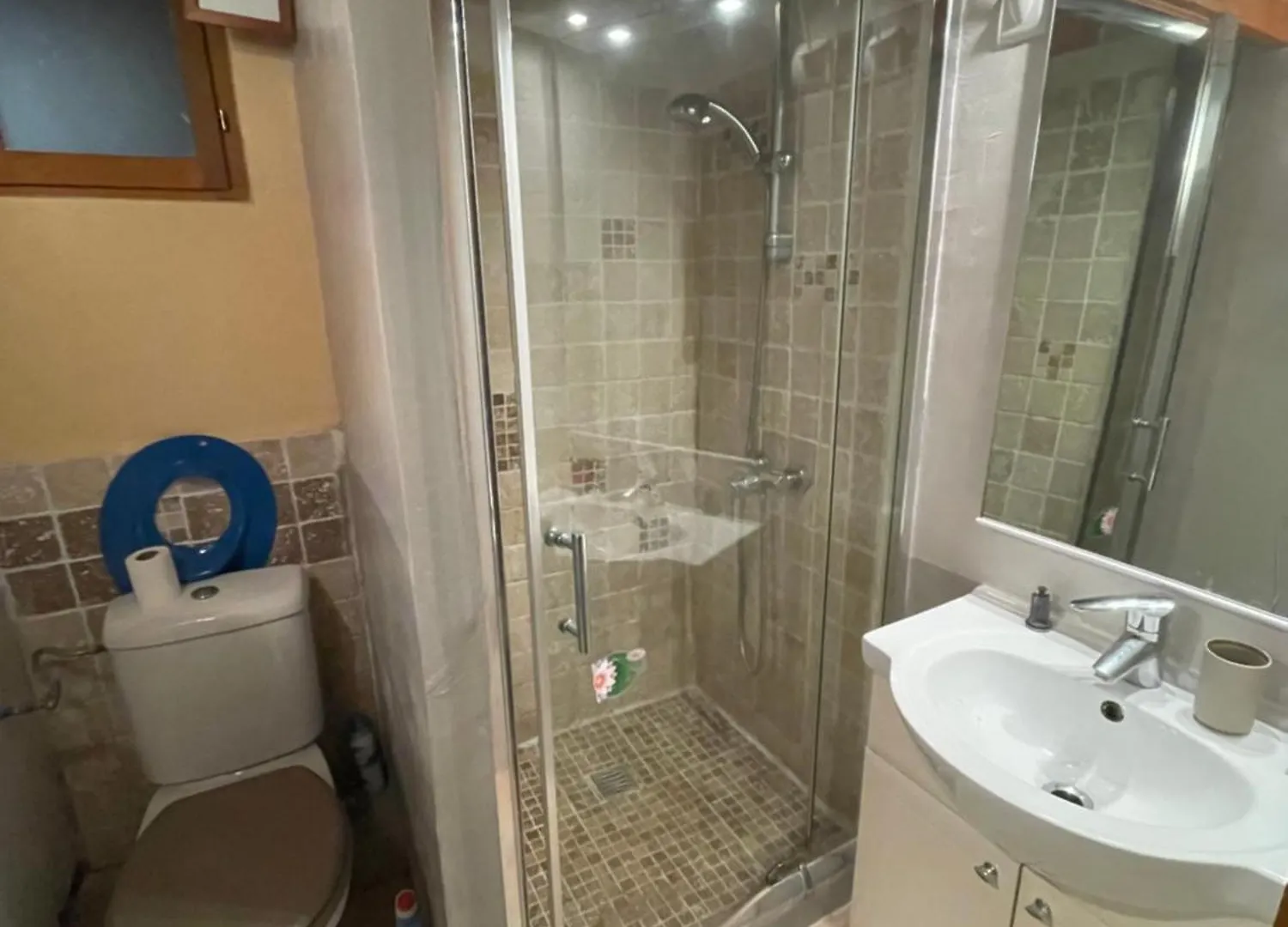 Holiday home Gite Du Jonquas Velleron